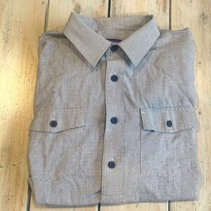 Patagonia men’s long sleeved button down shirt size medium